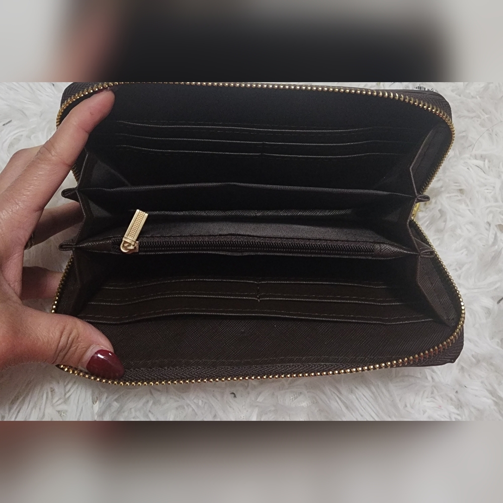 Beige and Brown zip Wallet with Red and Green Stripe - Picture 7 of 8